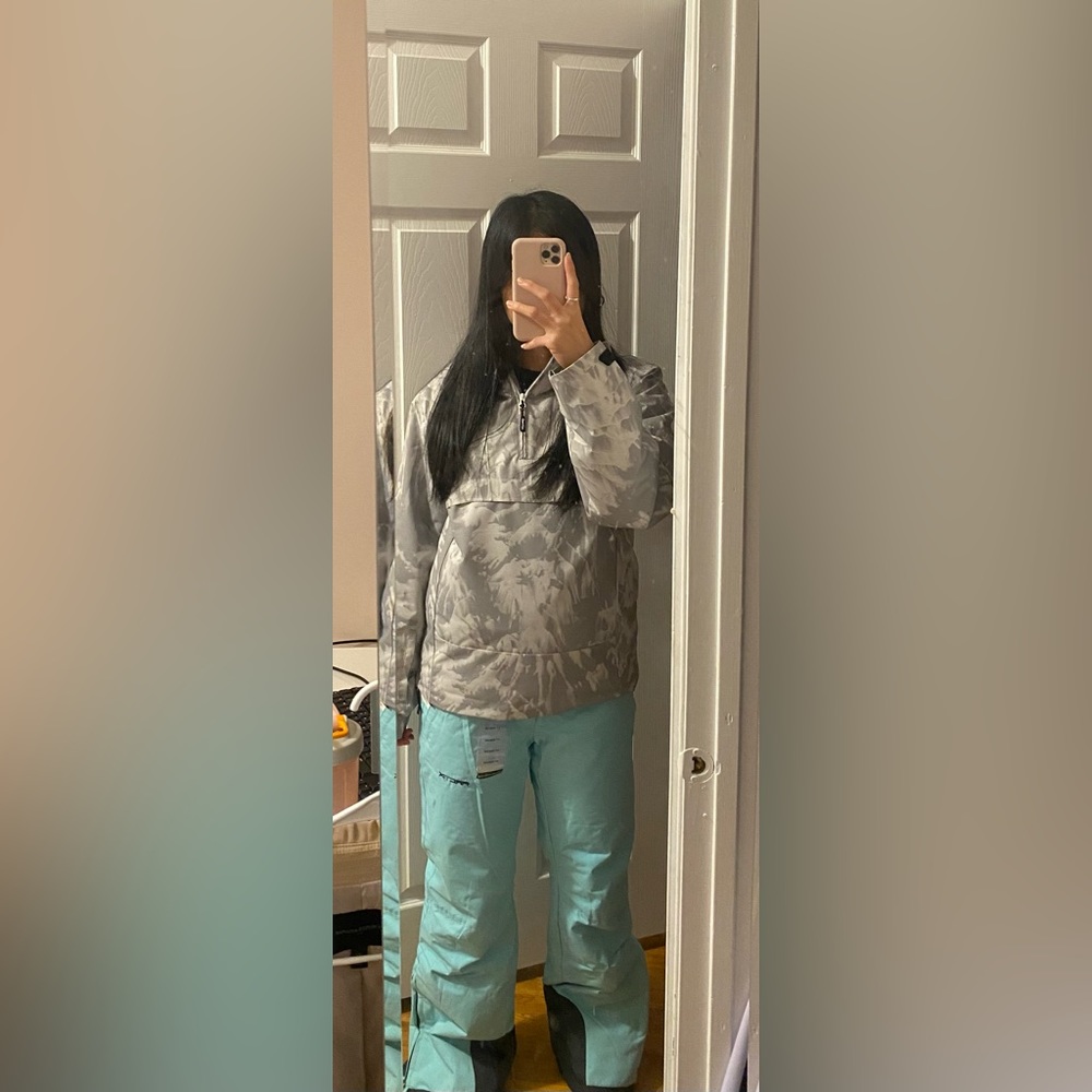 NWT Womens Artix Snowpants in mint (size S)